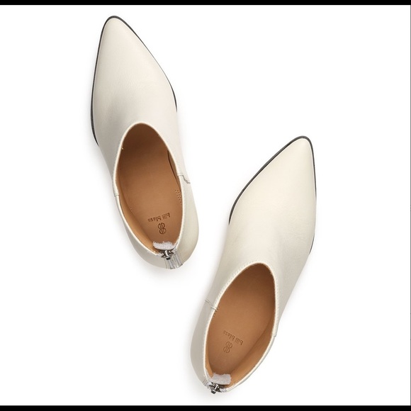 Bill Blass Payton White Goat Leather Bootie - Picture 6 of 7